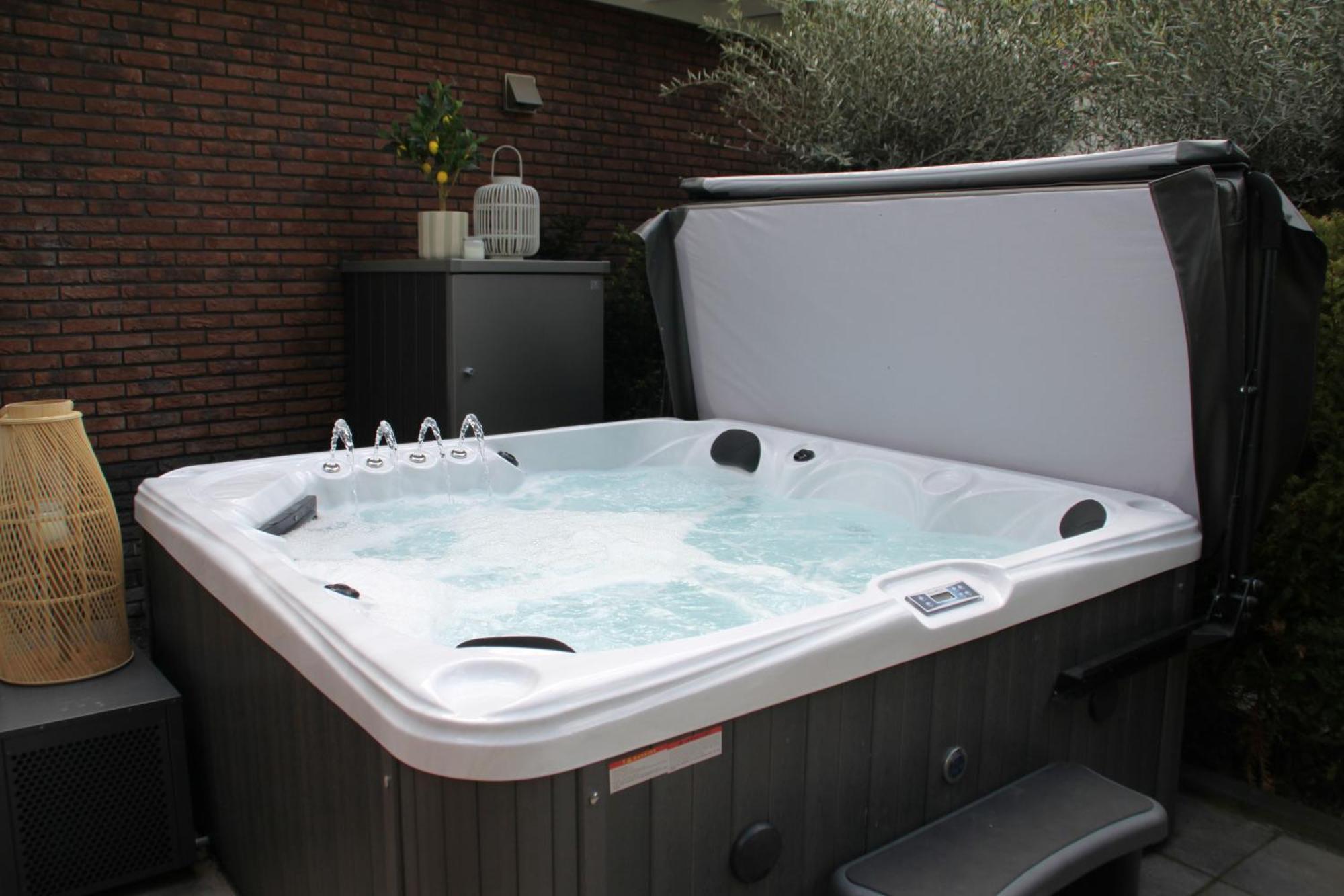 Huisje Wenum - Apeldoorn Met Jacuzzi Exterior photo